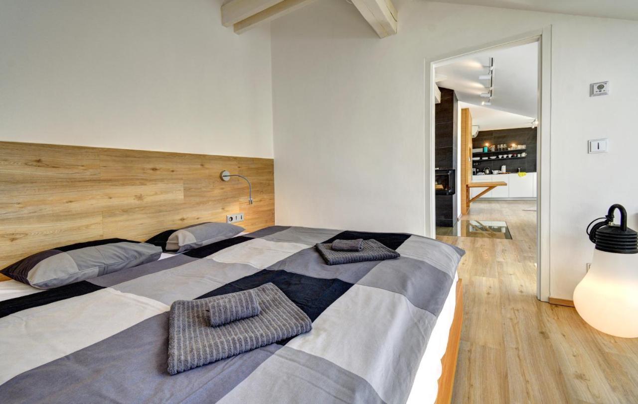 Apartment Tadeas Stozec